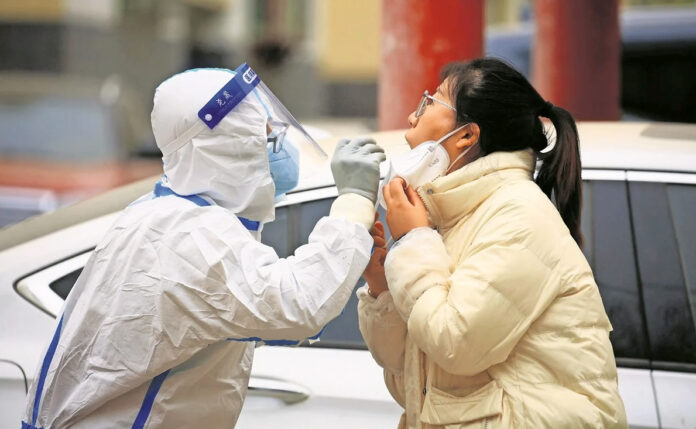 Chinos, hartos por la estrategia de Cero Covid